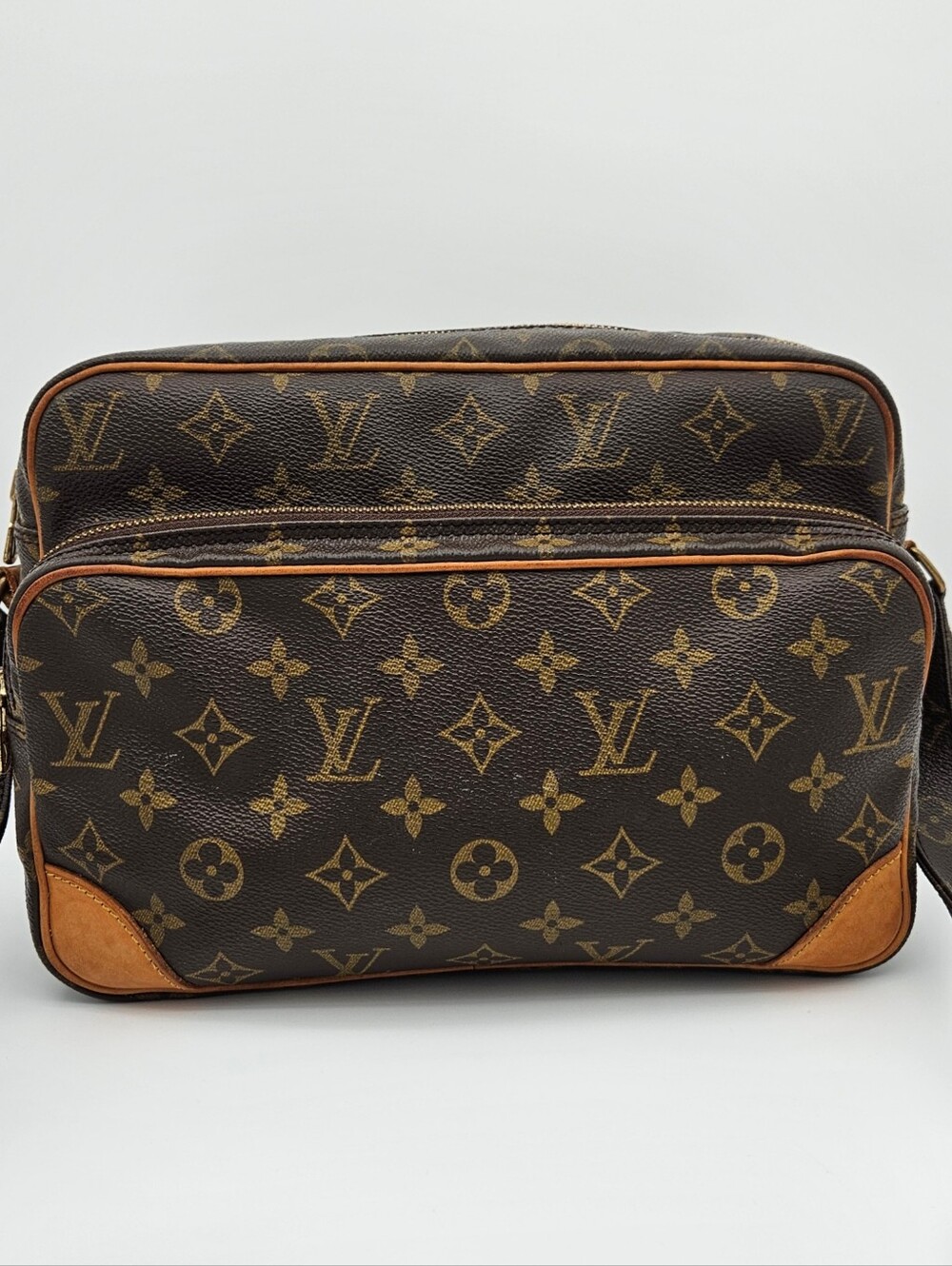 Authentic Louis Vuitton Nil #4385M